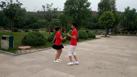 青哥广场舞《对跳（我被青春撞了一下腰）23步》