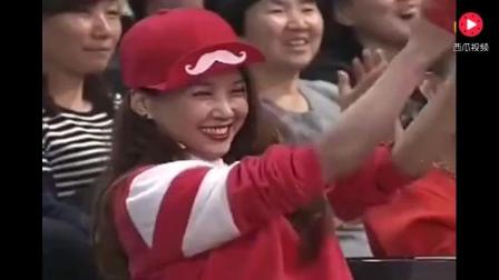 岳云鹏没料到会被台下美女撩 太逗笑死我了