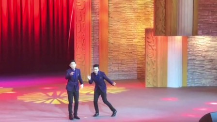 嘻哈包袱铺《大虎 小虎相声》下载