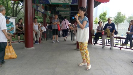 陈女士演唱豫剧《朝阳沟选段》银环下山