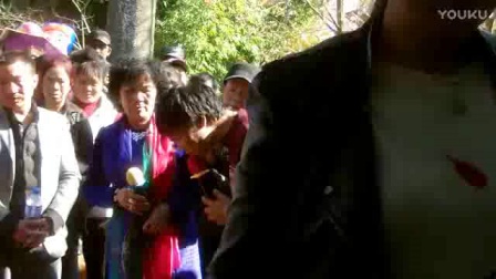 云南山歌实拍小伙老奶打莲花落 标清