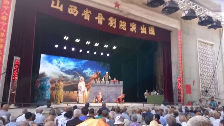 五台北大兴村  冯斌演唱《空城计》正在谍楼