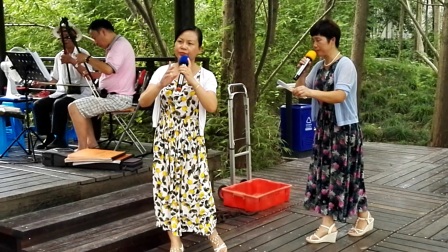 日湖公园越剧演唱 小姜 小徐表演唱