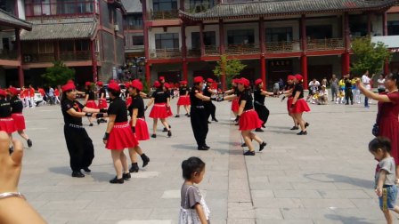广场舞比赛演出