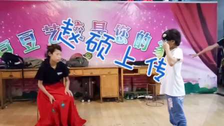 二人转搞笑拉场戏《五女哭坟》小豆豆二人转