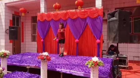 运城小媳妇在婚礼上上唱蒲剧《三击掌》