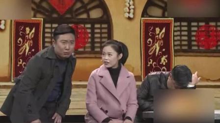 贾冰李胜演绎小品《审查》爆笑全场