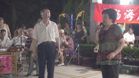旦校友沪剧队参加社区纳凉晚会