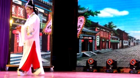 无为百姓大舞台演出现场《庐剧蔡明凤片段》