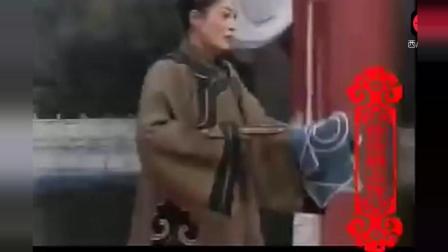 东北二人转《骚寡妇上坟》