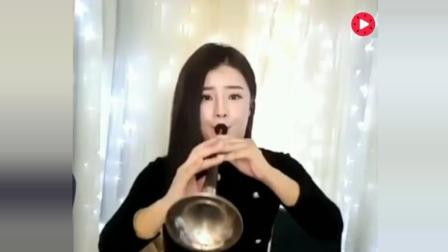 美女唢呐演奏歌曲《父老乡亲》超清