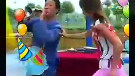 唢呐《大花轿》震撼美女