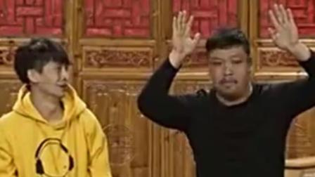 贾冰演绎小品《真假局长》爆笑全场