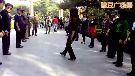 陶然亭桥头水兵舞第一套《打点》