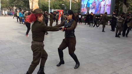 北京水兵舞第二套 九台陆露老师与陶然亭北