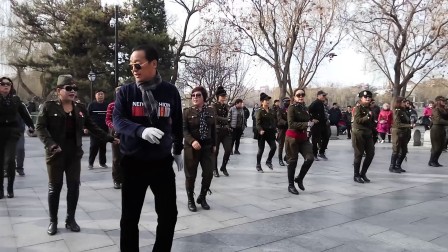 北京陶然亭水兵舞