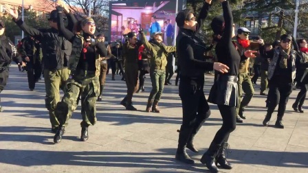 高清北京陶然亭公园北门晨练第十套水兵舞