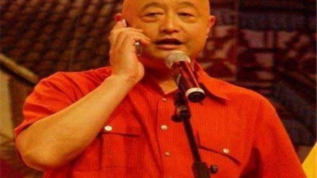 他是侯耀文的徒弟 为了相声拜了五个干爹
