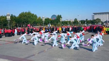 老年人健身操比赛舞动快乐《七套秾歌》