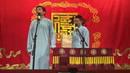 《戏迷游街》高峰栾云平相声 很精彩搞笑