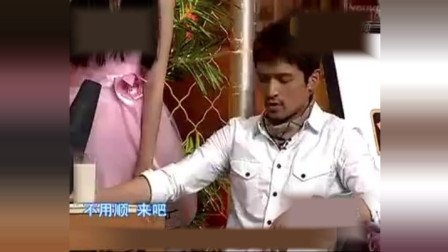 《拍牛奶广告》胡歌小品 逗笑全场观众