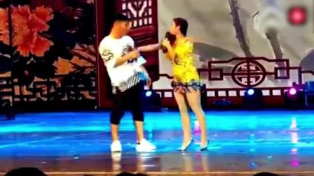 东北二人转《小夫妻粗口段子》实在太逗了