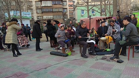 郑州火车头曲剧戏迷乐团李君唱齐德福拉弦