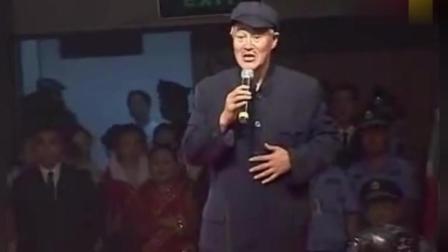 赵本山和美女说唱东北二人转 引来全场阵阵