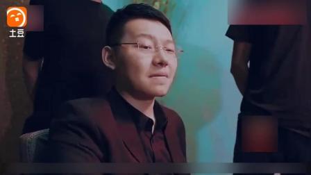 小品《打岔的服务员》张海宇蒋易演绎 爆笑
