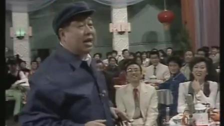 相声《宇宙牌香烟》相声大师马季在春晚舞台