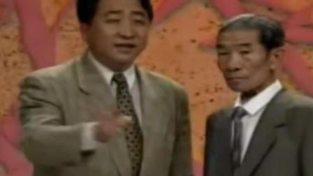 相声《如此要求》姜昆李文华精彩演绎 爆笑
