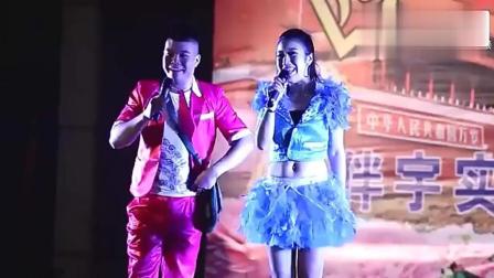 搞笑二人转 绝活同台另类演出 观众都差点笑