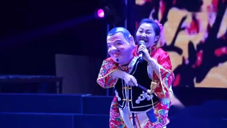 二人转单出头《老汉背妻》太搞笑啦