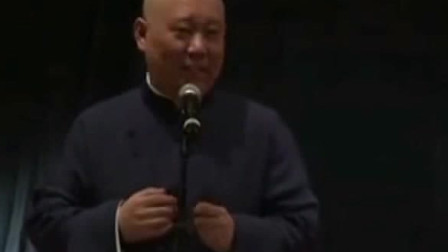 《我是大师》郭德纲于谦相声 调侃谦哥像脱