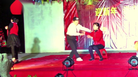 小品《一个家两个妈》 表演者 覃塘乐姿舞队