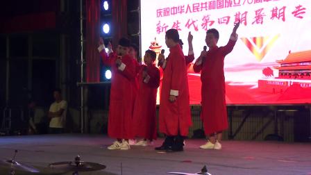 相声《德智体美劳》场下观众笑个不停