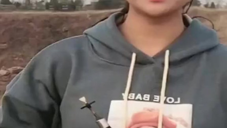 《孟姜女哭长城》美女唢呐深情吹奏感人至深