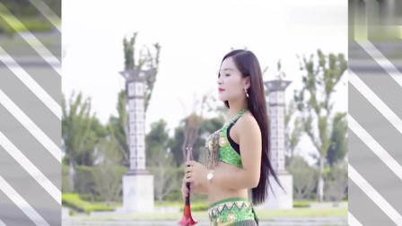 一首《童年》美女歌手唢呐吹奏曲美人更美