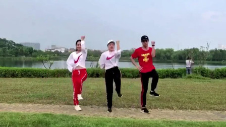 动感鬼步舞《谁》时下最流行的健身舞三人就