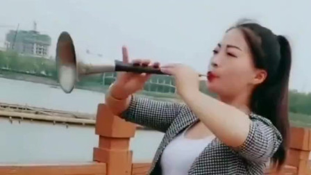 歌曲《母亲》唢呐演奏吹得好听极了