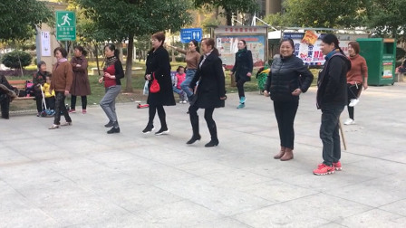 中老年健身操 坚持每天跳一跳 放松全身疏通