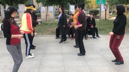 中老年健身操 只需学会1个动作即可 瘦出小