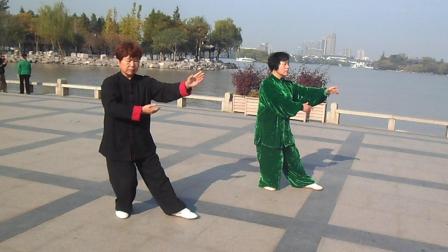 南湖边晨练85式太极拳