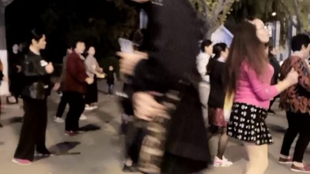 舞灵美娜子广场舞《一晃就老了》夜舞版 高清下载下载