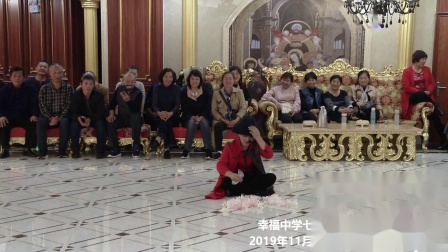 最新小品 《卖大蒜 》搞笑对话逗笑了全场观