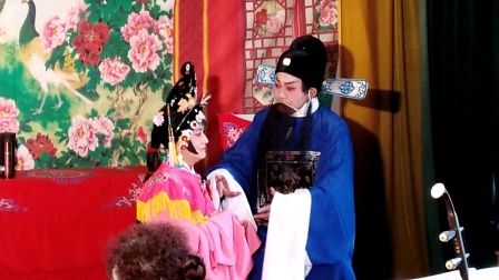 淮剧《三女抢板》选段 双膝跪倒拜三拜 高清