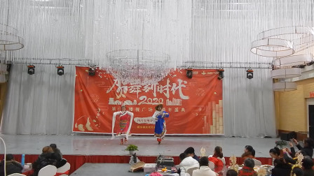 二人转《逛新城》高清mp4视频免费下载