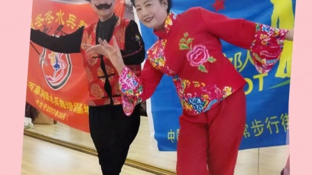 歌曲小品《逛新城》笑点密集比肩赵家班