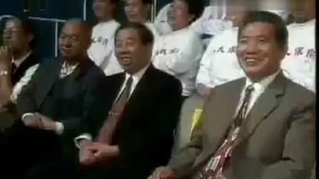 《看不惯》马志明相声专场演出 包袱不断观