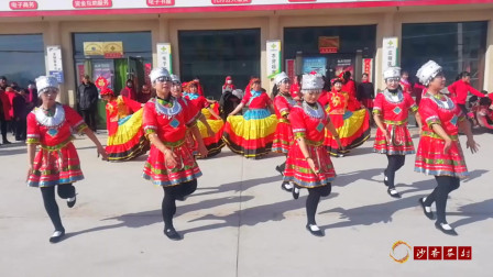 土家歌曲广场舞《幺妹住在十三塞》歌舞欢快